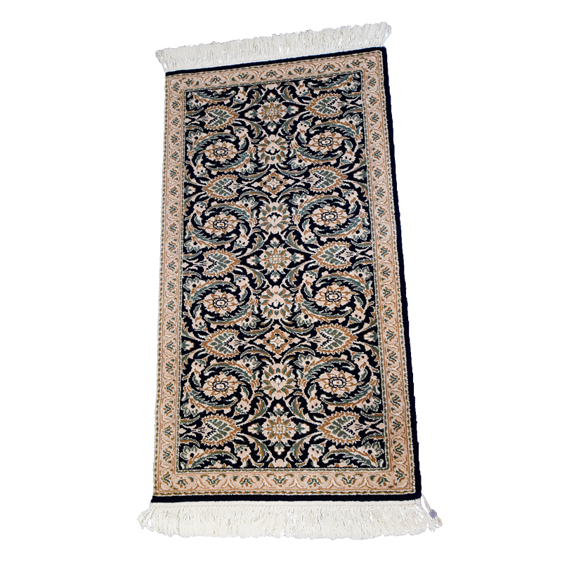 Teppich-mit-Floraten-Muster-114x63-Material